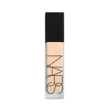 NATURAL MATTE LONGWEAR FOUNDATION, NARS TRENDING