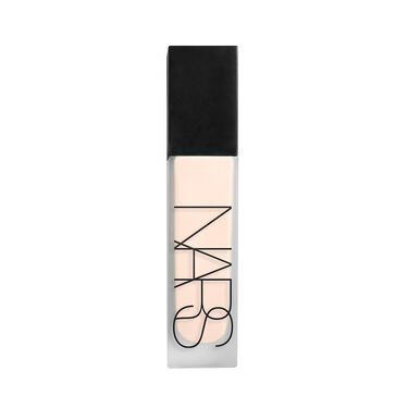 NATURAL MATTE LONGWEAR FOUNDATION, NARS TRENDING