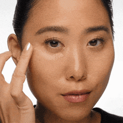 LIGHT REFLECTING EYE BRIGHTENER